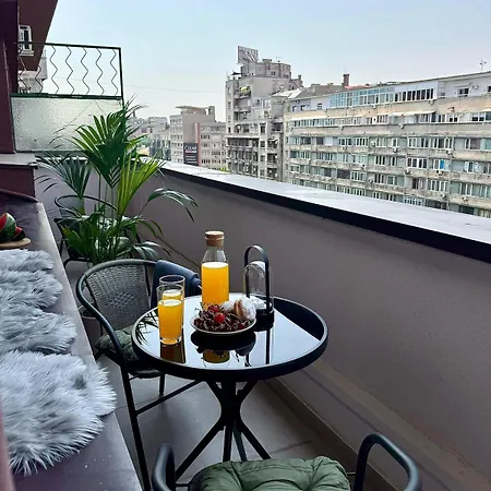 - Center 1br With Private Balcony * Bukareszt