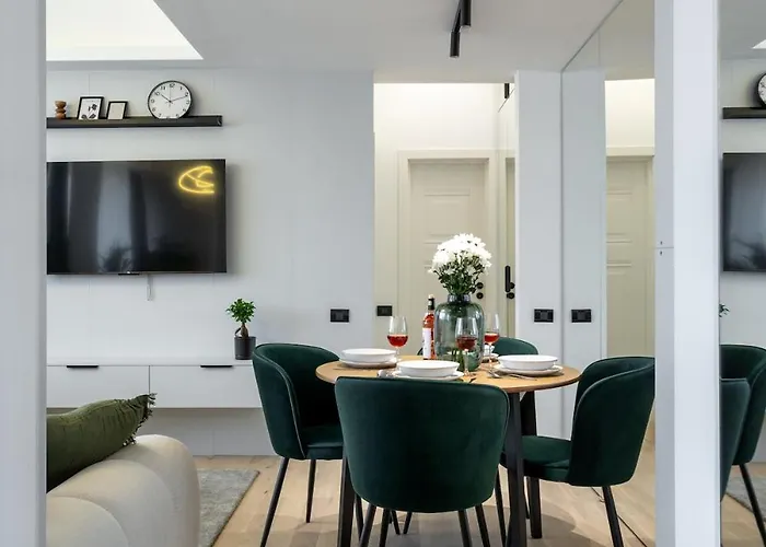 - Center 1br With Private Balcony * Bukurešť