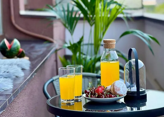 - Center 1br With Private Balcony