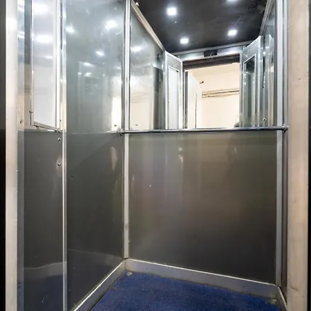 - Center 1br With Private Balcony * 布加勒斯特