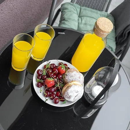 - Center 1br With Private Balcony