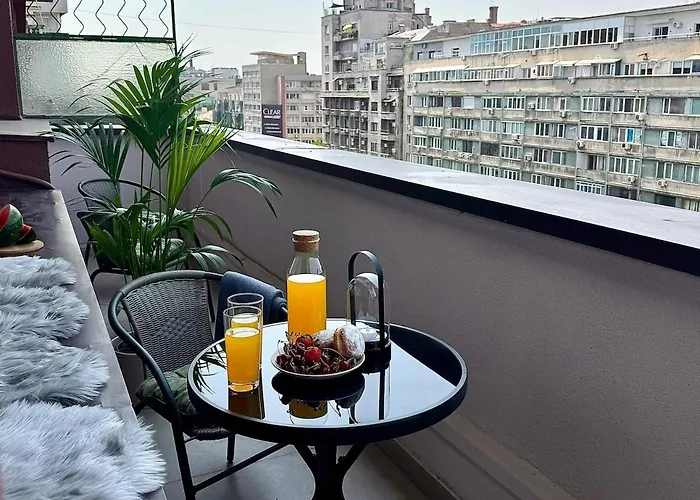 - Center 1br With Private Balcony * 부쿠레슈티