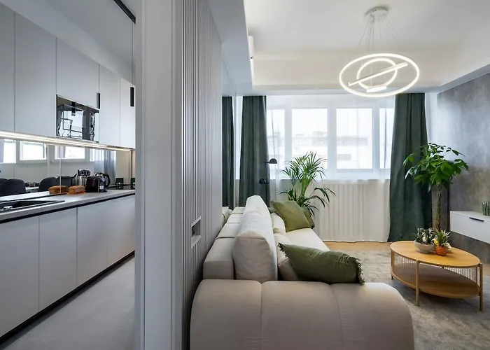 - Center 1br With Private Balcony 부쿠레슈티