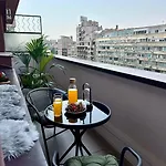 - Center 1br With Private Balcony * Bukarest