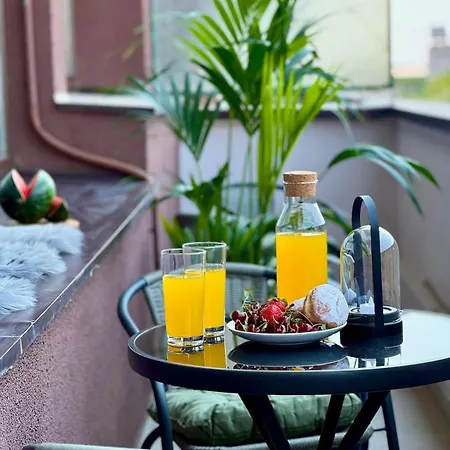 - Center 1br With Private Balcony