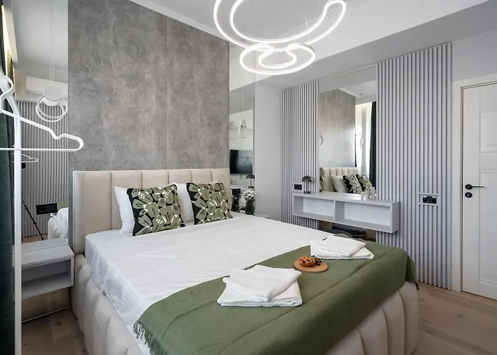 - Center 1br With Private Balcony * Bucharest