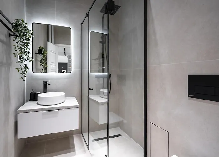 - Center 1br With Private Balcony Апартаменты